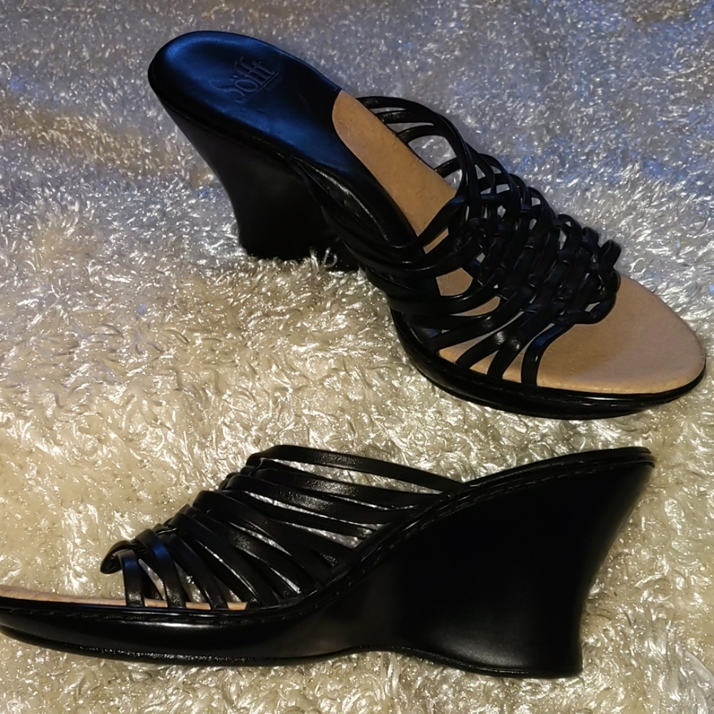 Gorgeous BLACK  SOFFT Strappy sandals SZ  7 1/2"